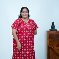 Plus Size Maroon Geometric Print Nighty